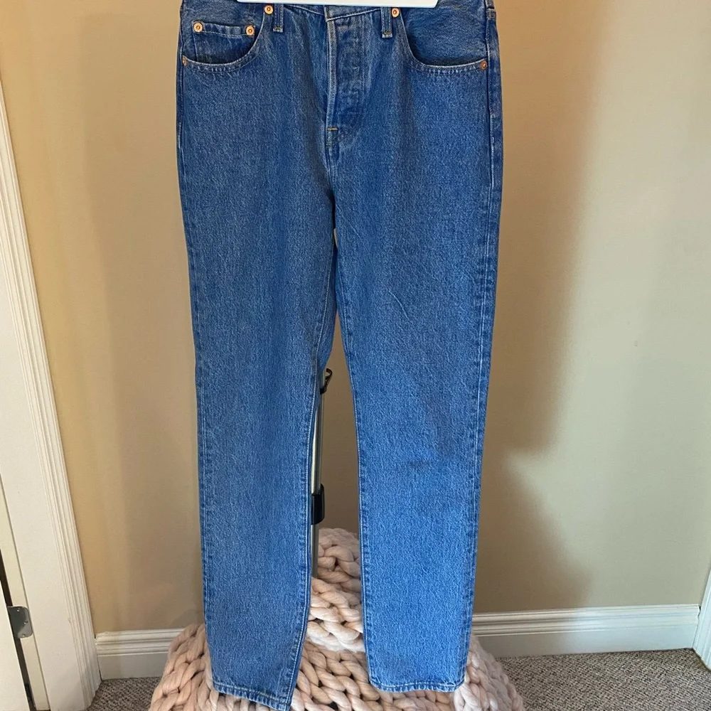 Levi’s 501 medium wash jeans - Size 25 - Picture 1 of 6